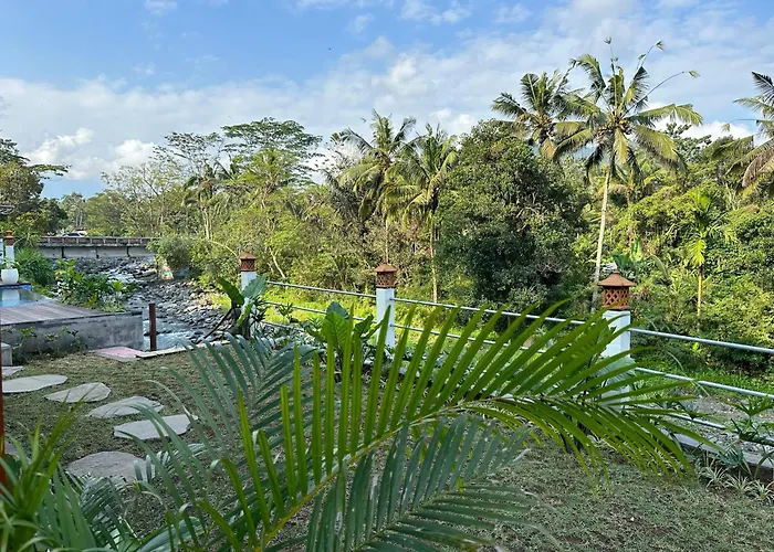 Uma Swari *